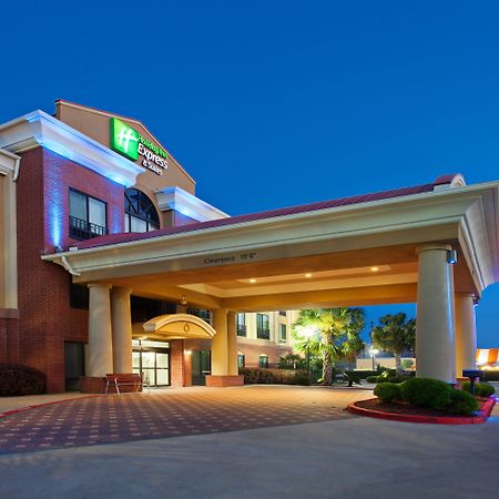 Holiday Inn Express & Suites Wharton By Ihg Exterior photo