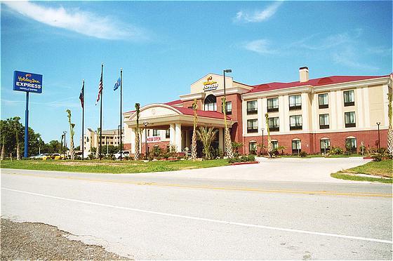 Holiday Inn Express & Suites Wharton By Ihg Exterior photo