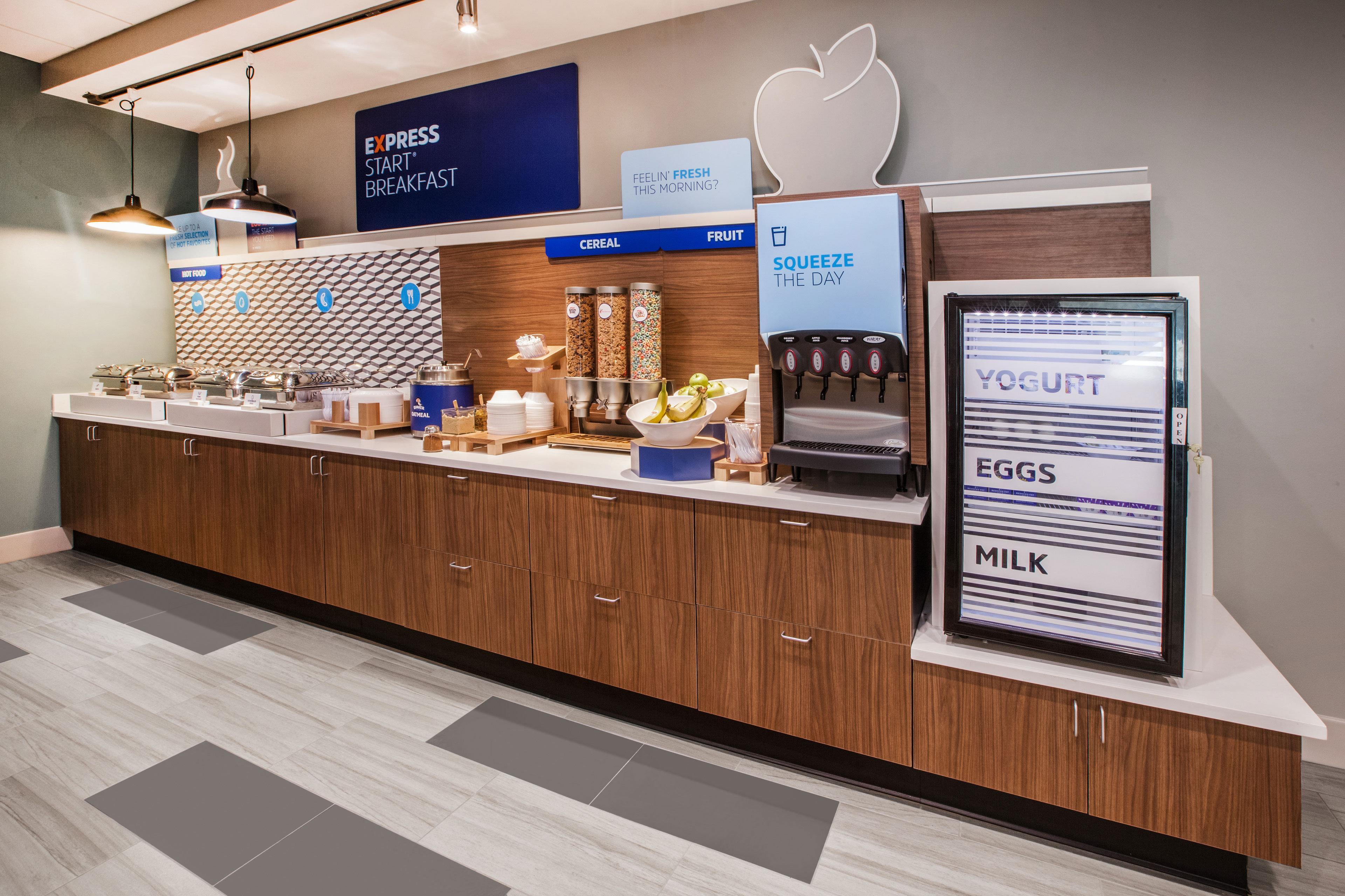 Holiday Inn Express & Suites Wharton By Ihg Exterior photo