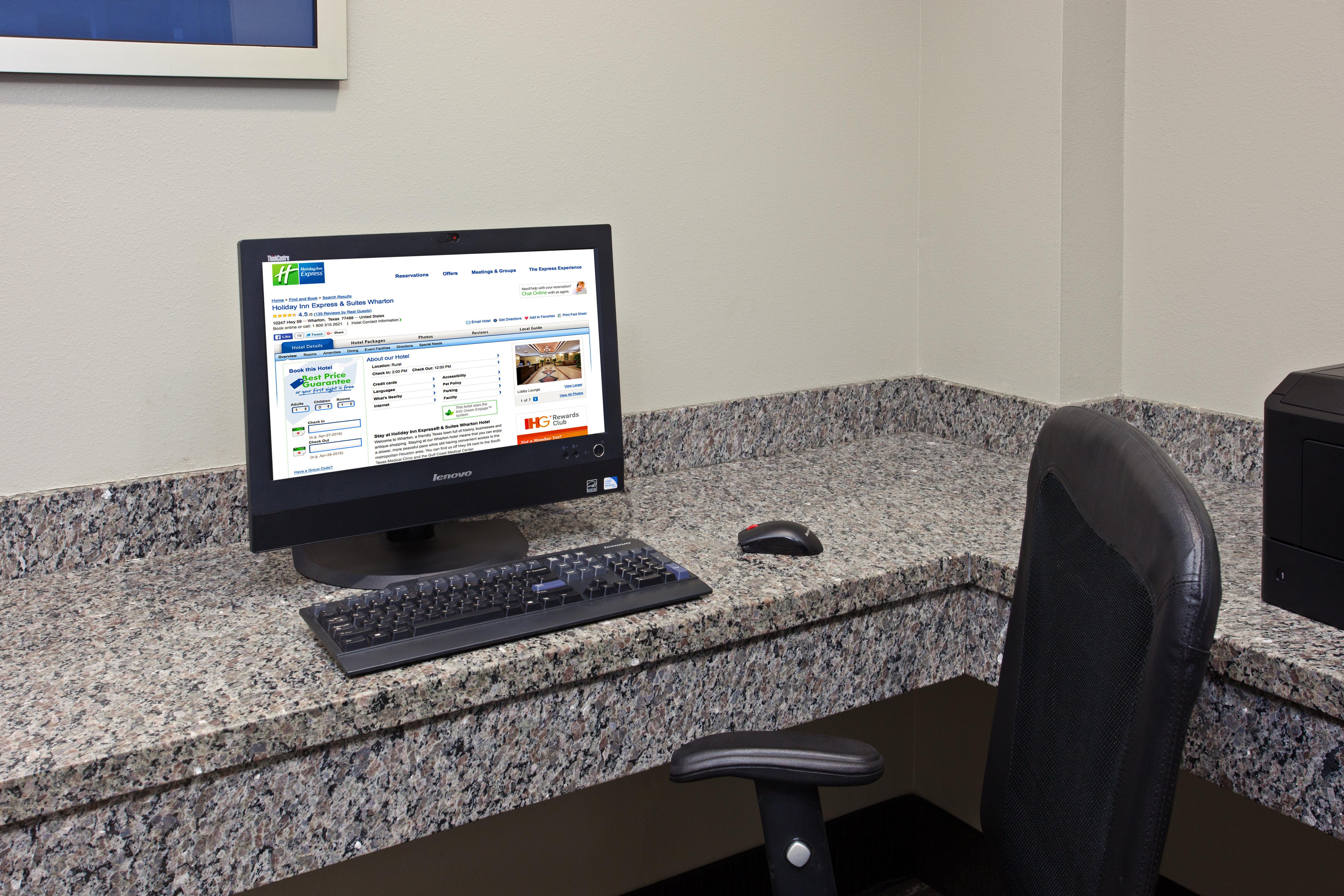 Holiday Inn Express & Suites Wharton By Ihg Exterior photo