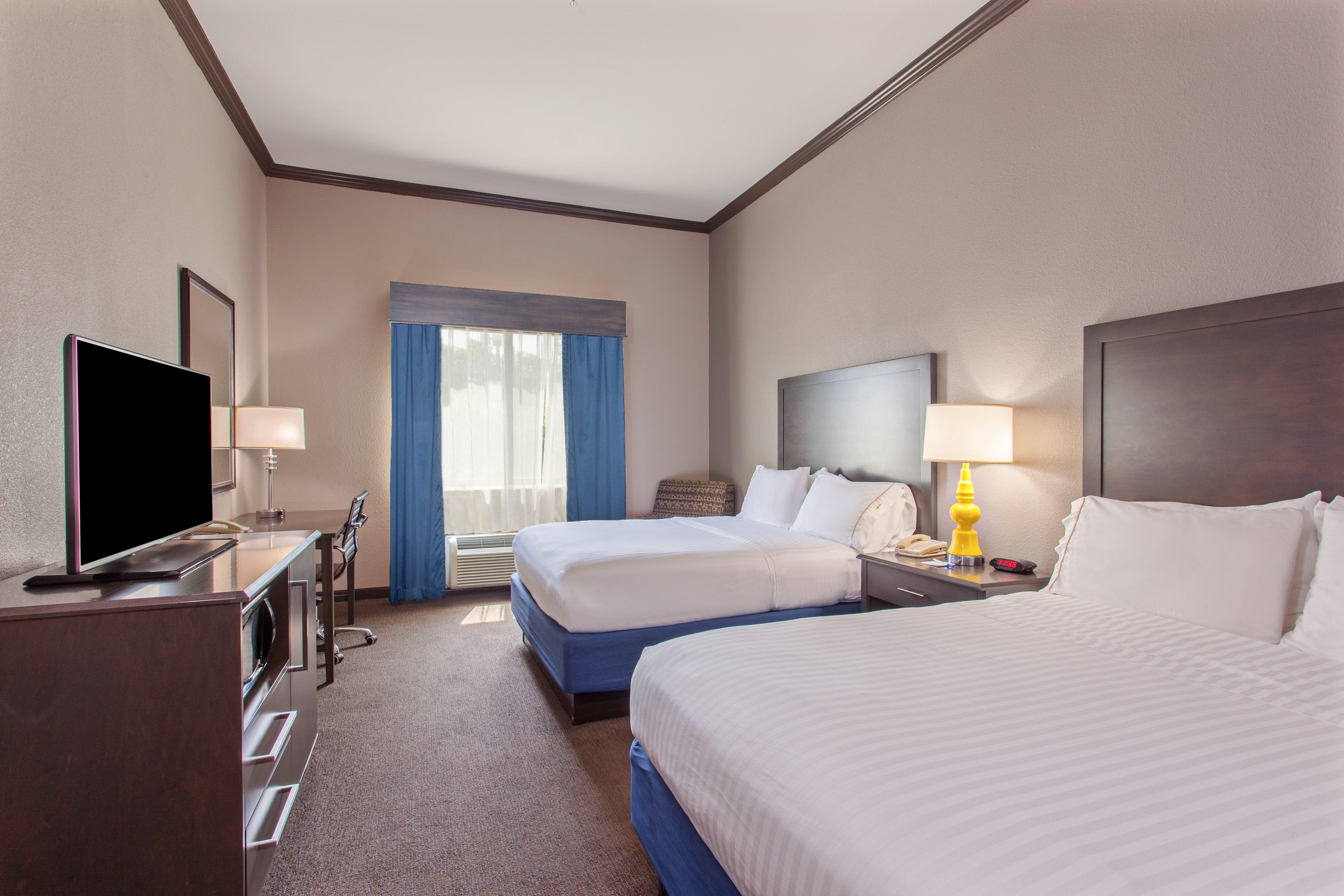 Holiday Inn Express & Suites Wharton By Ihg Exterior photo