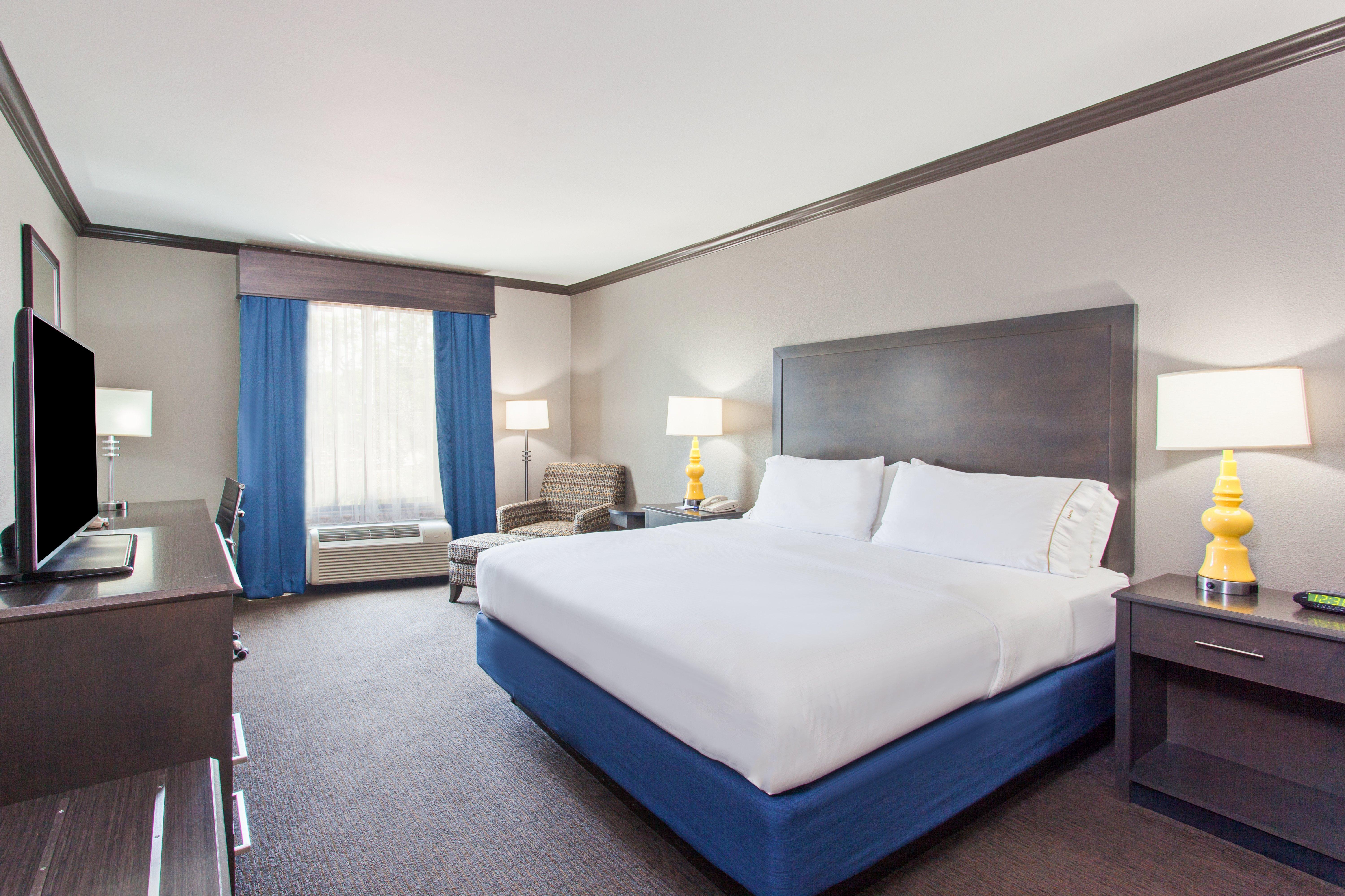 Holiday Inn Express & Suites Wharton By Ihg Exterior photo