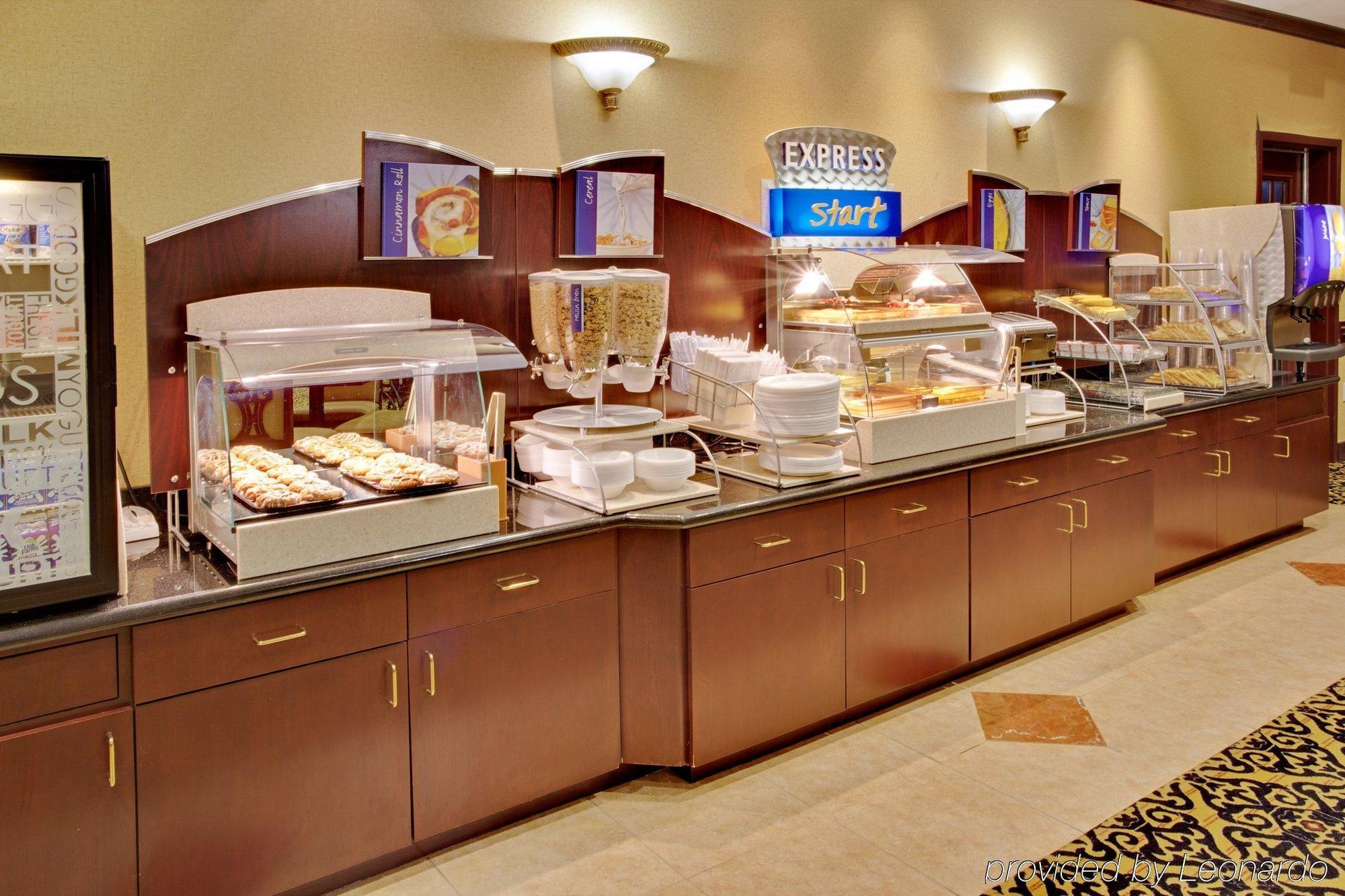 Holiday Inn Express & Suites Wharton By Ihg Restaurant photo
