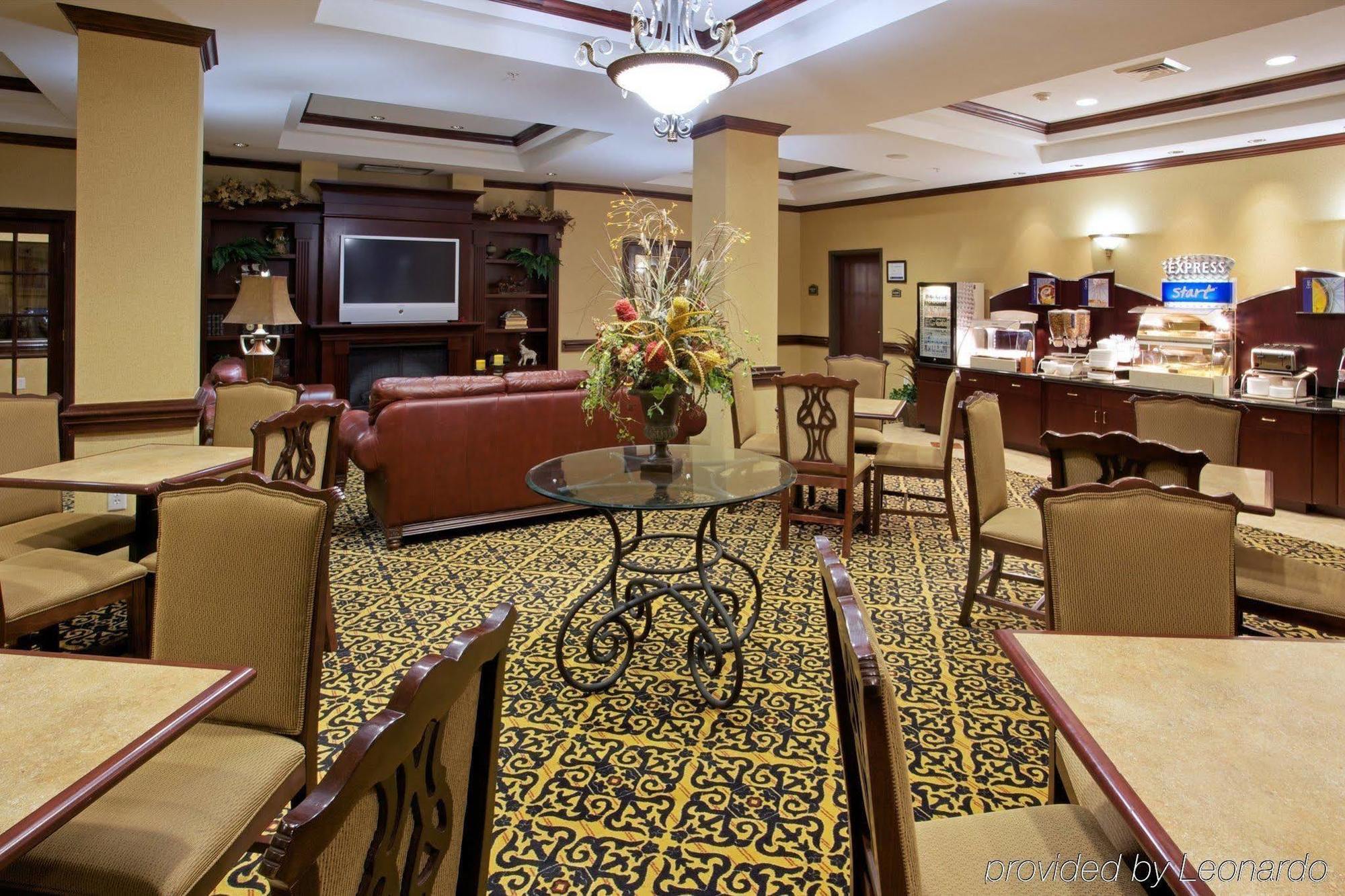 Holiday Inn Express & Suites Wharton By Ihg Restaurant photo